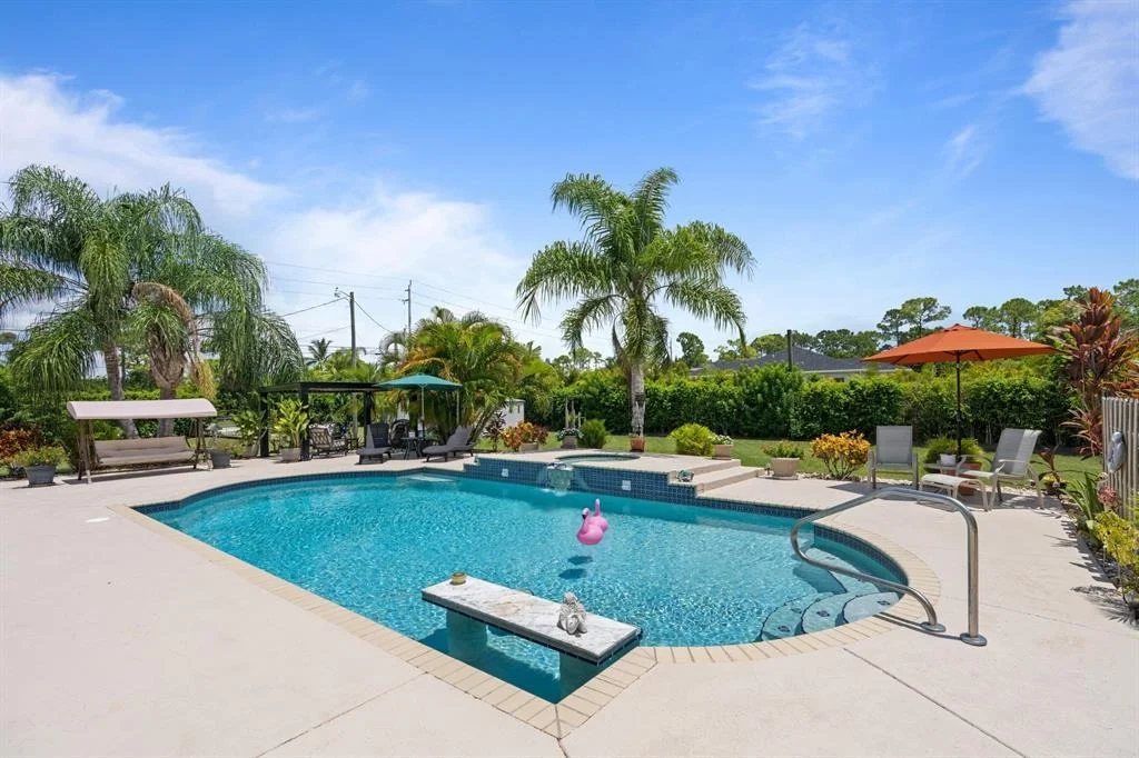 Photo of 7166 Avocado Boulevard