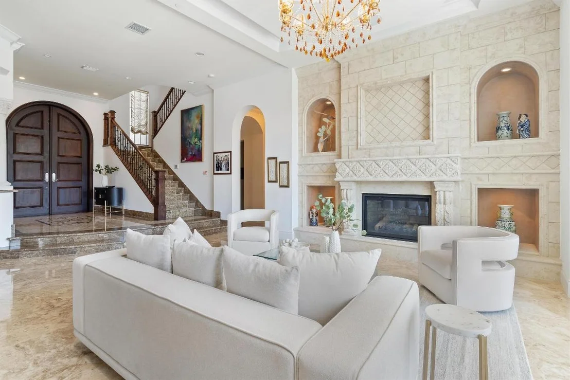 Photo of 932 Banyan Drive
