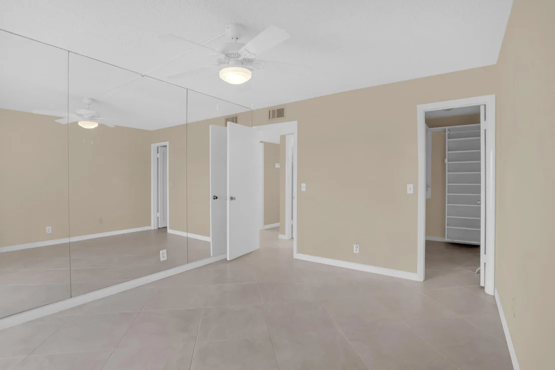 Photo of Unit 962 at 962 Normandy U