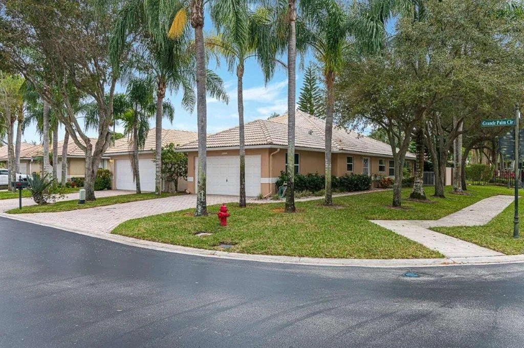Photo of 5211 Grande Palm Circle