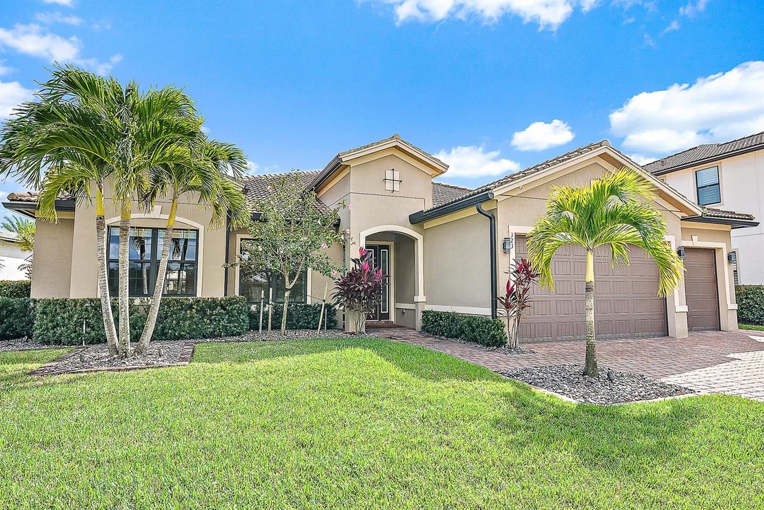 Photo of 323 Sonoma Isles Circle