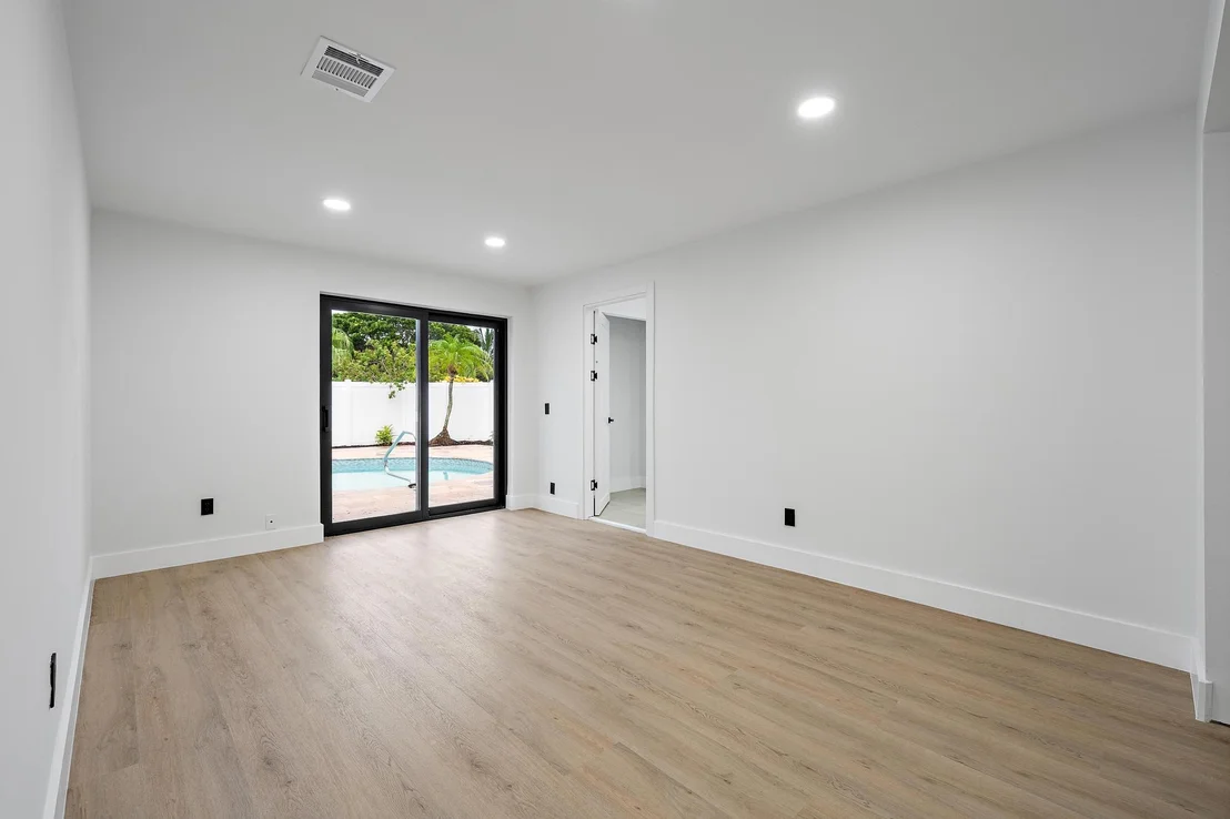 Photo of 360 Saturn Avenue