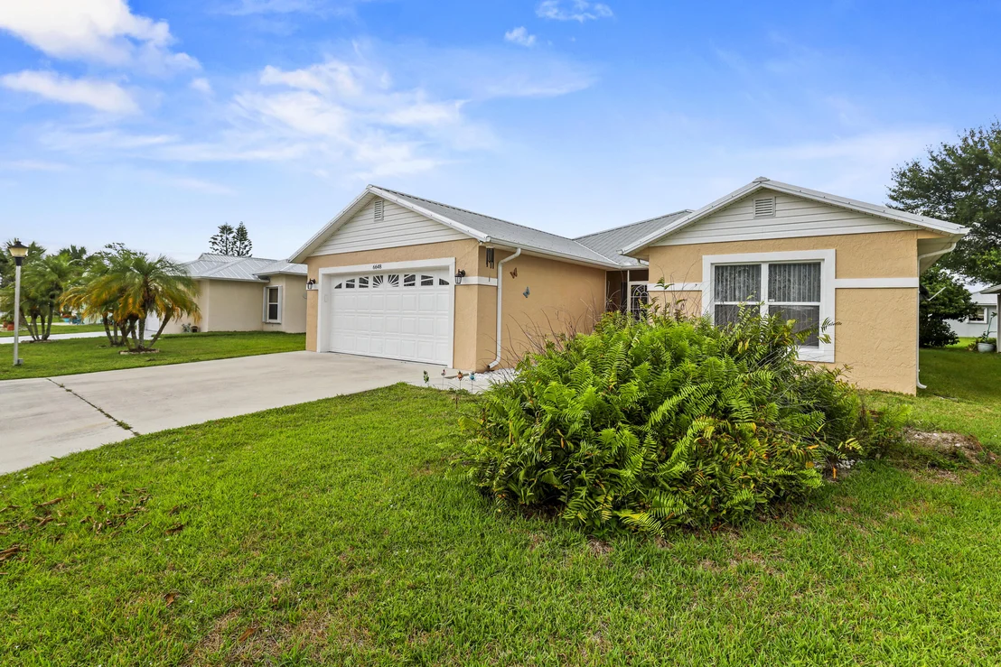 Photo of 6648 Gaviota