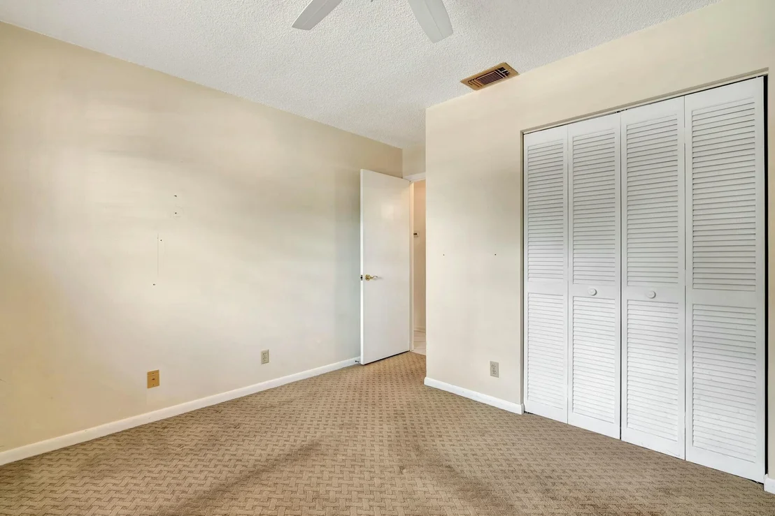 Photo of 126 Greentree Circle