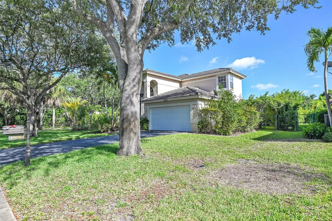Photo of 10004 NW 57th Place