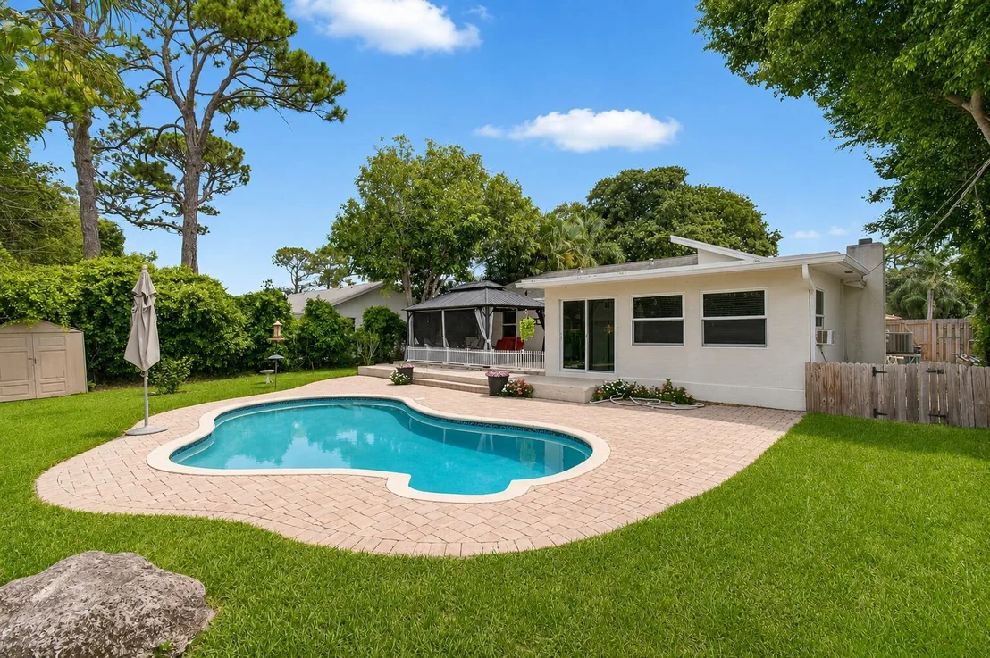 Photo of 5442 Sunrise Boulevard