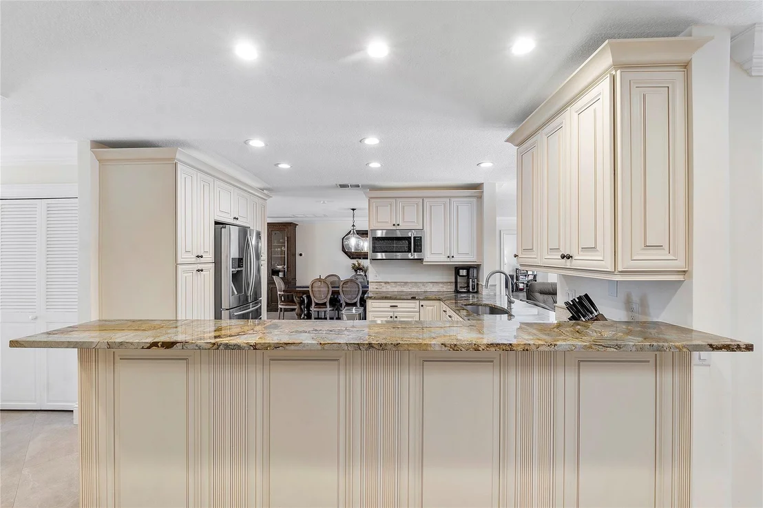 Photo of 2500 NE 46th Street