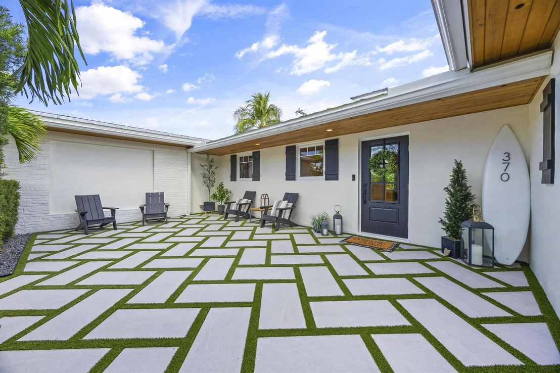 Photo of 370 Mars Avenue
