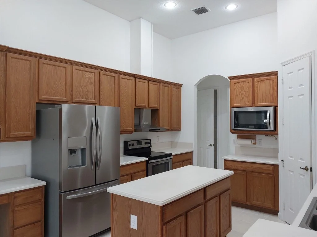 Photo of 7042 SE Bay Hill Drive