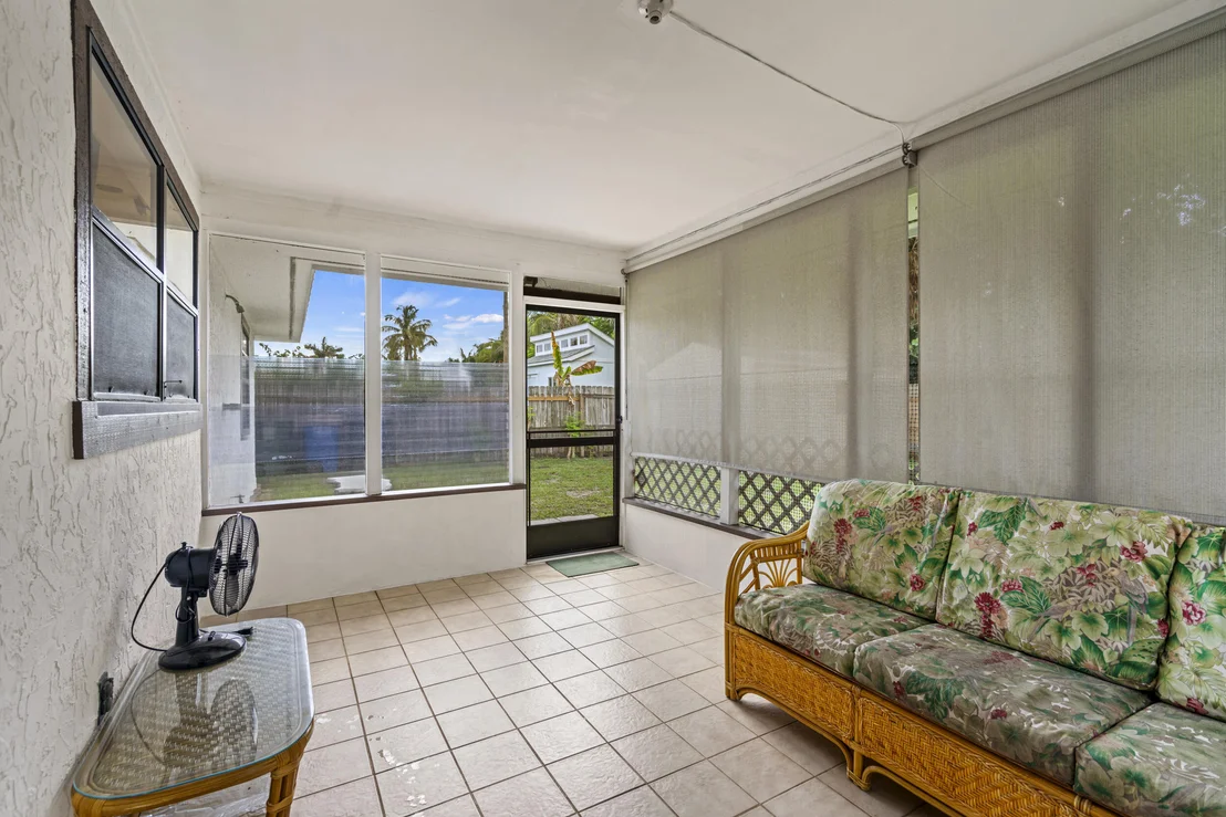 Photo of 1915 Eucalyptus Avenue