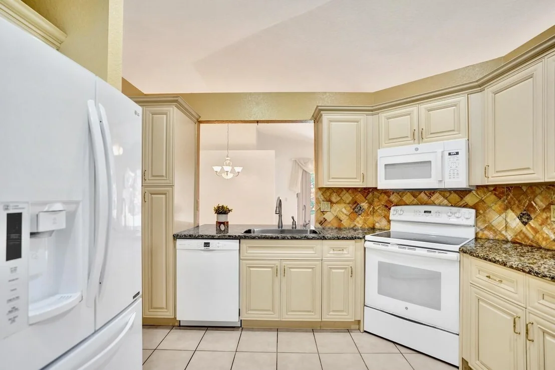Photo of 8140 Palm Gate Drive