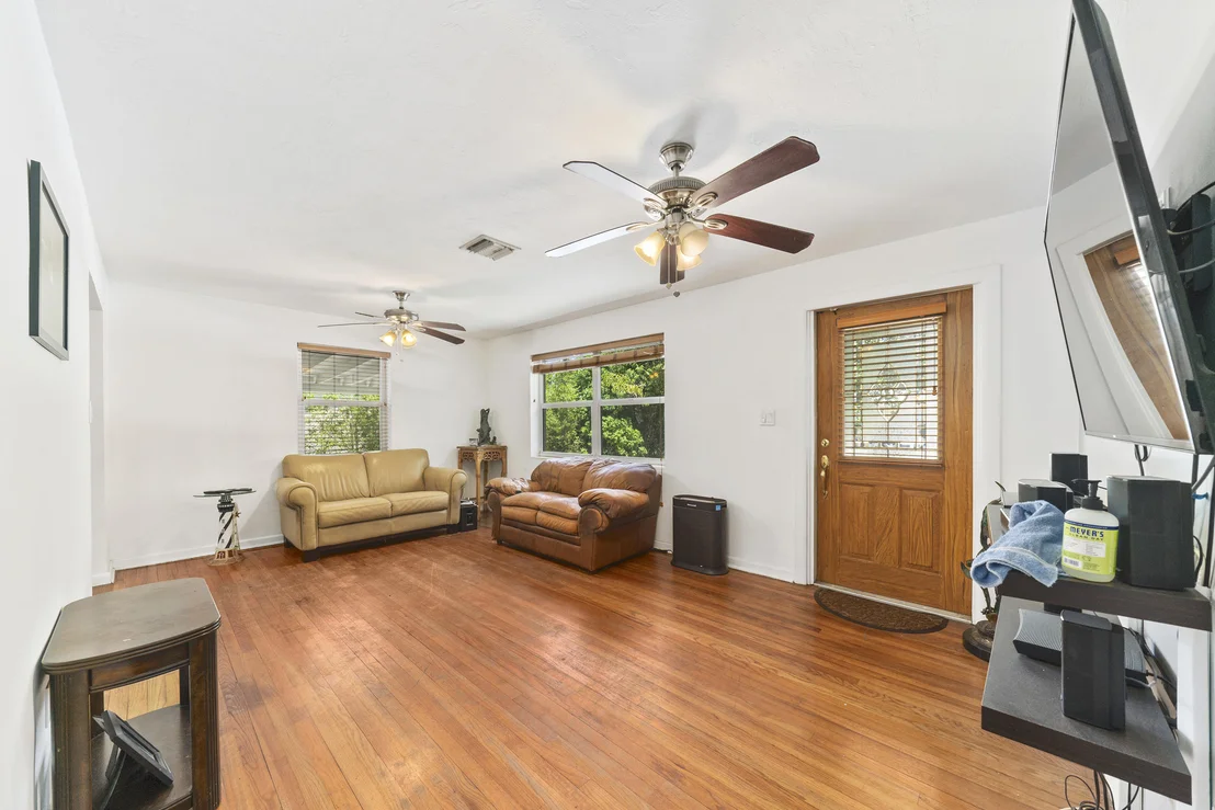 Photo of 2729 Helyn Road