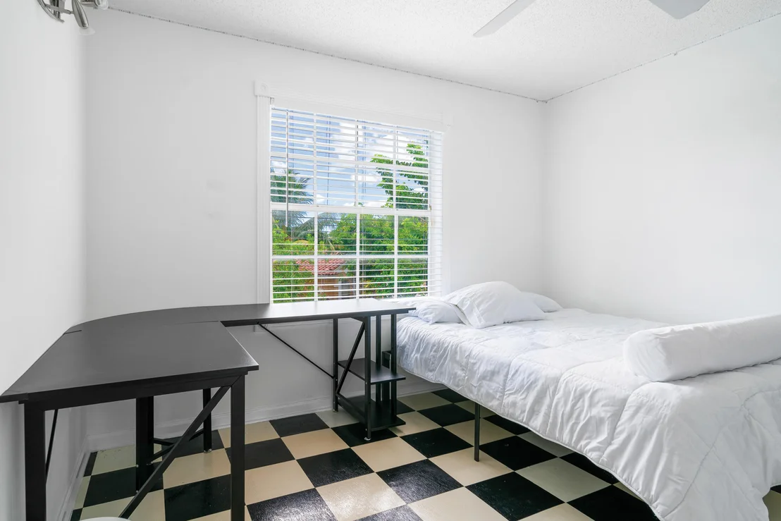 Photo of 1015 Fairfax Circle W