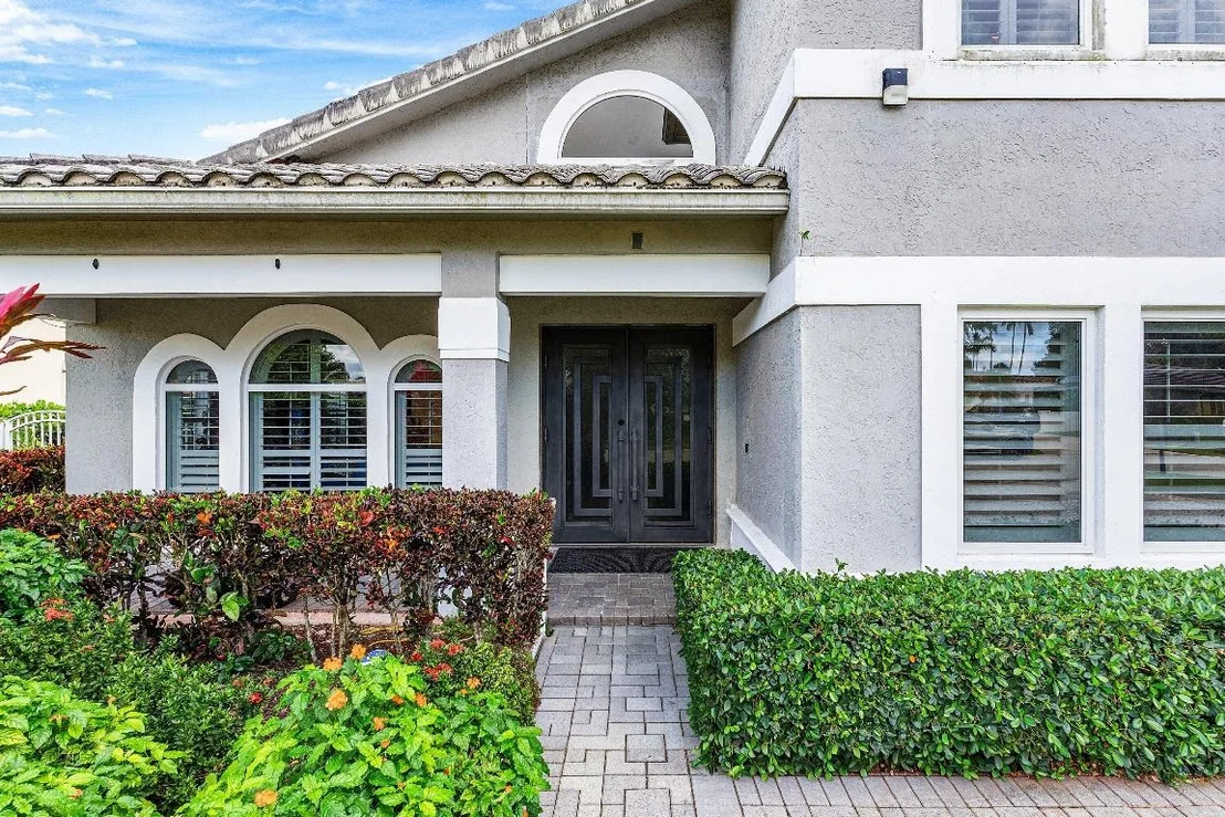 Photo of 678 Carriage Hill Lane