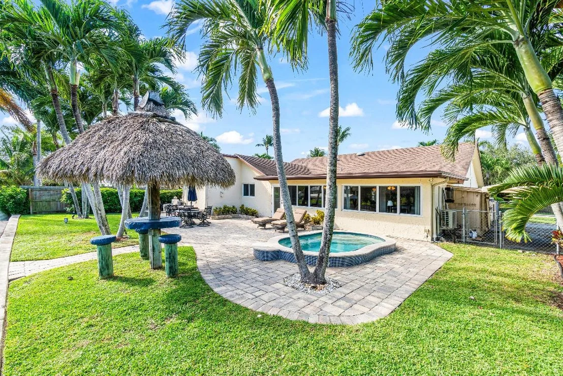 Photo of 2815 Cormorant Road