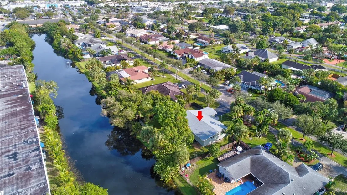 Photo of 72 W Palm Drive