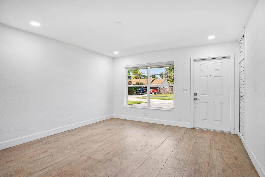 Photo of 530 Heron Drive