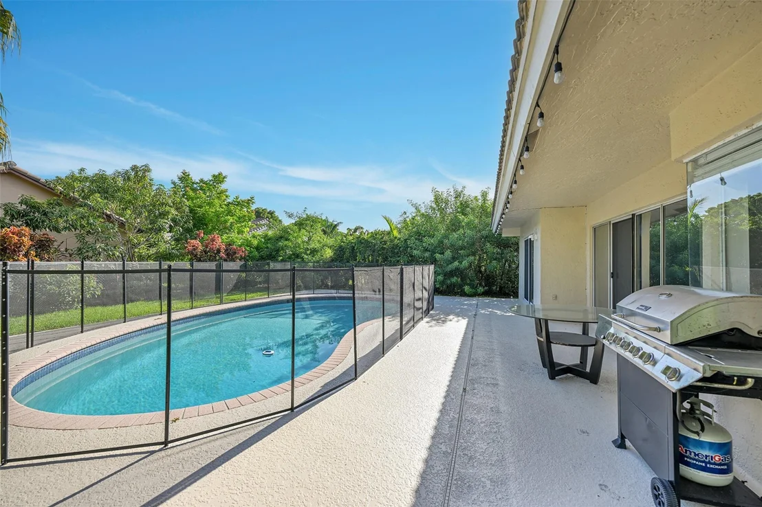 Photo of 10004 NW 57th Place
