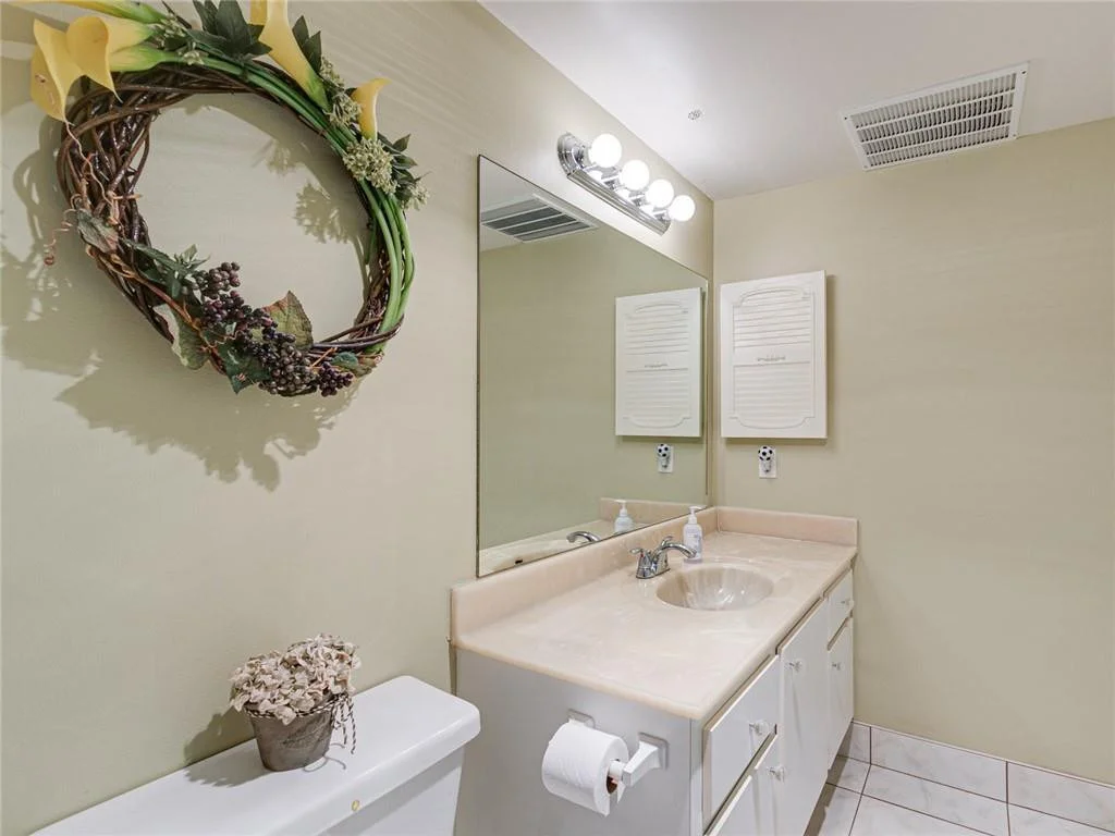 Photo of Unit B1 at 1903 Bermuda Circle