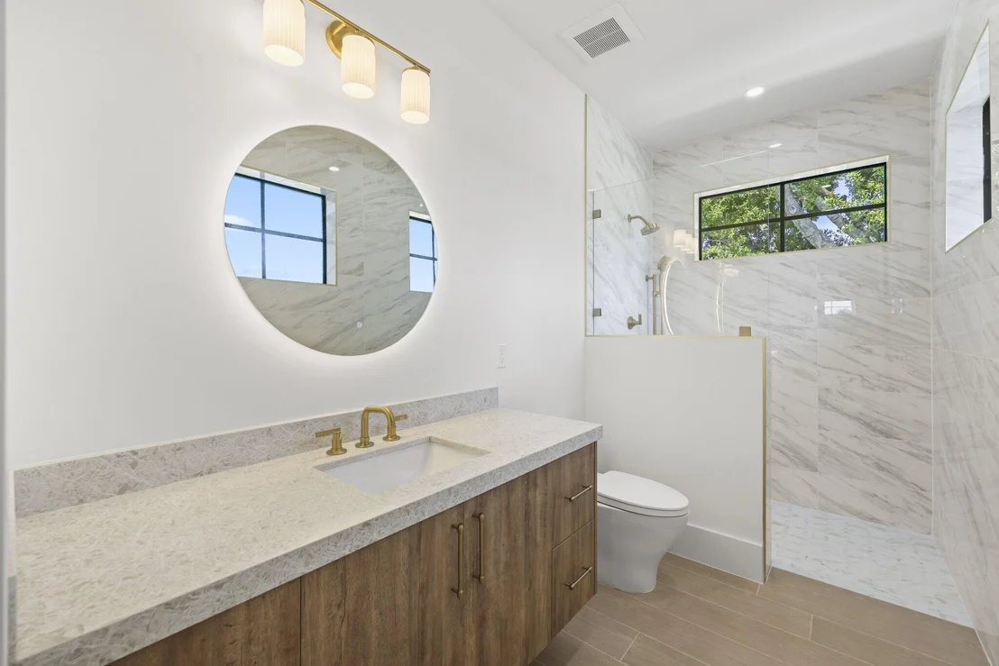 Photo of 2384 WINDSOR Road