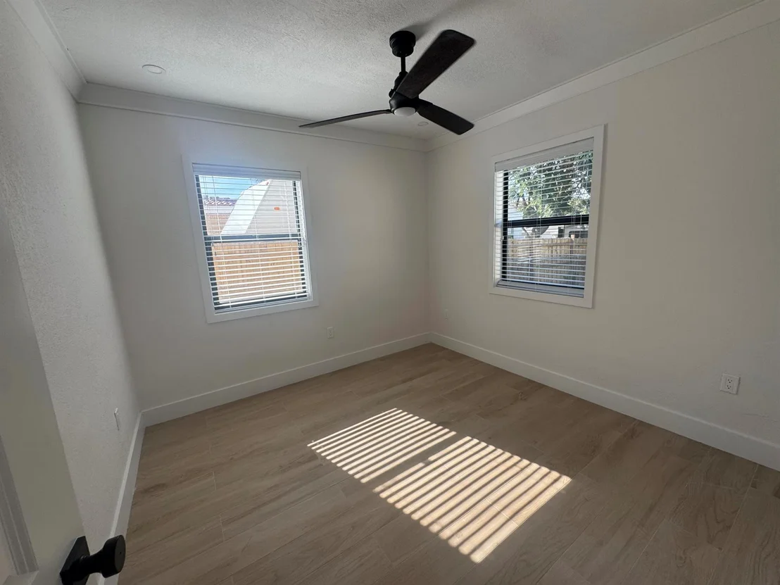 Photo of 3015 Robert Road