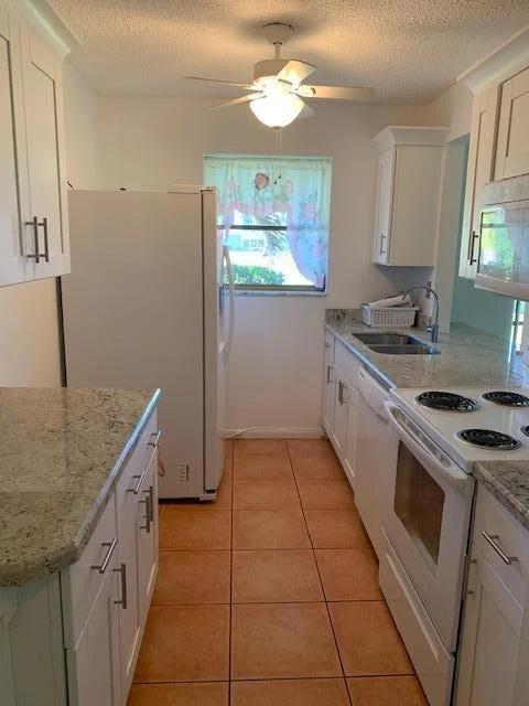 Photo of Unit B at 360 High Point Boulevard