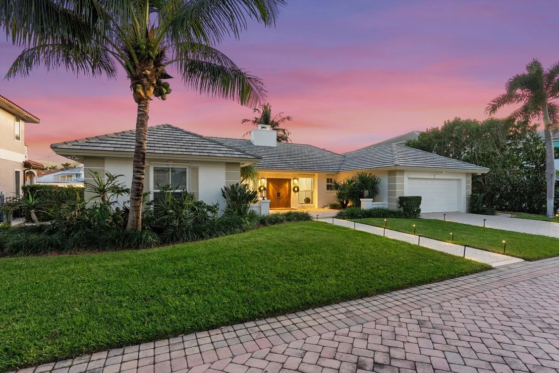 Photo of 872 Lilac Drive