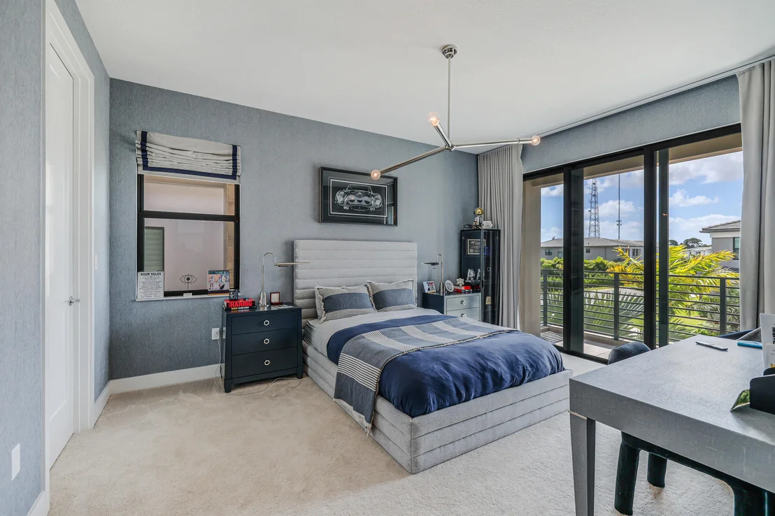 Photo of 8283 Royal County Down Road