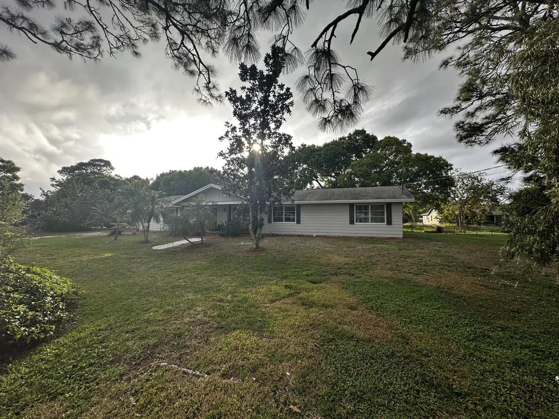 Photo of 5111 Palm Drive
