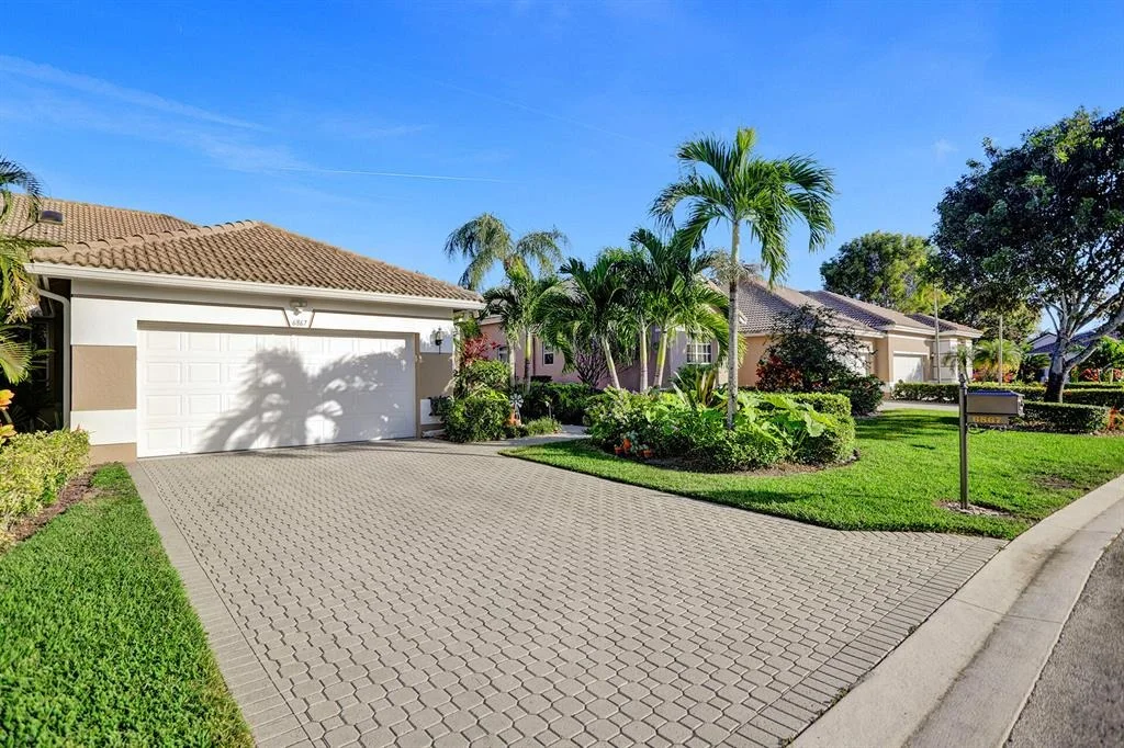 Photo of 6867 Cairnwell Drive