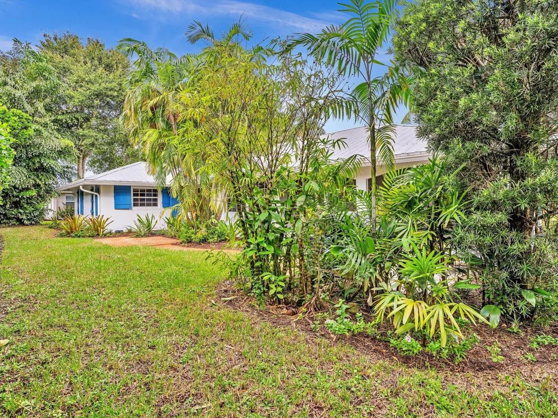Photo of 3204 Lakeview Drive
