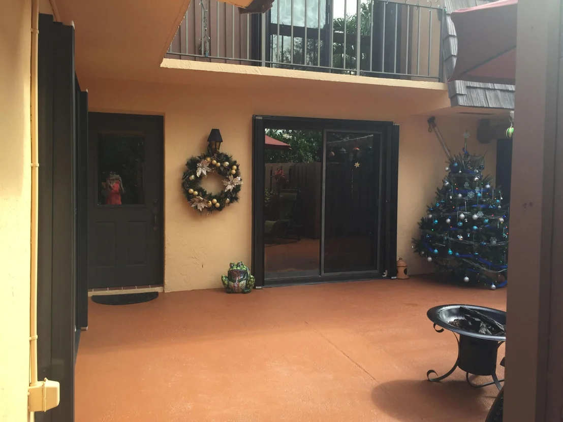 Photo of Unit B at 5 Atrium Circle