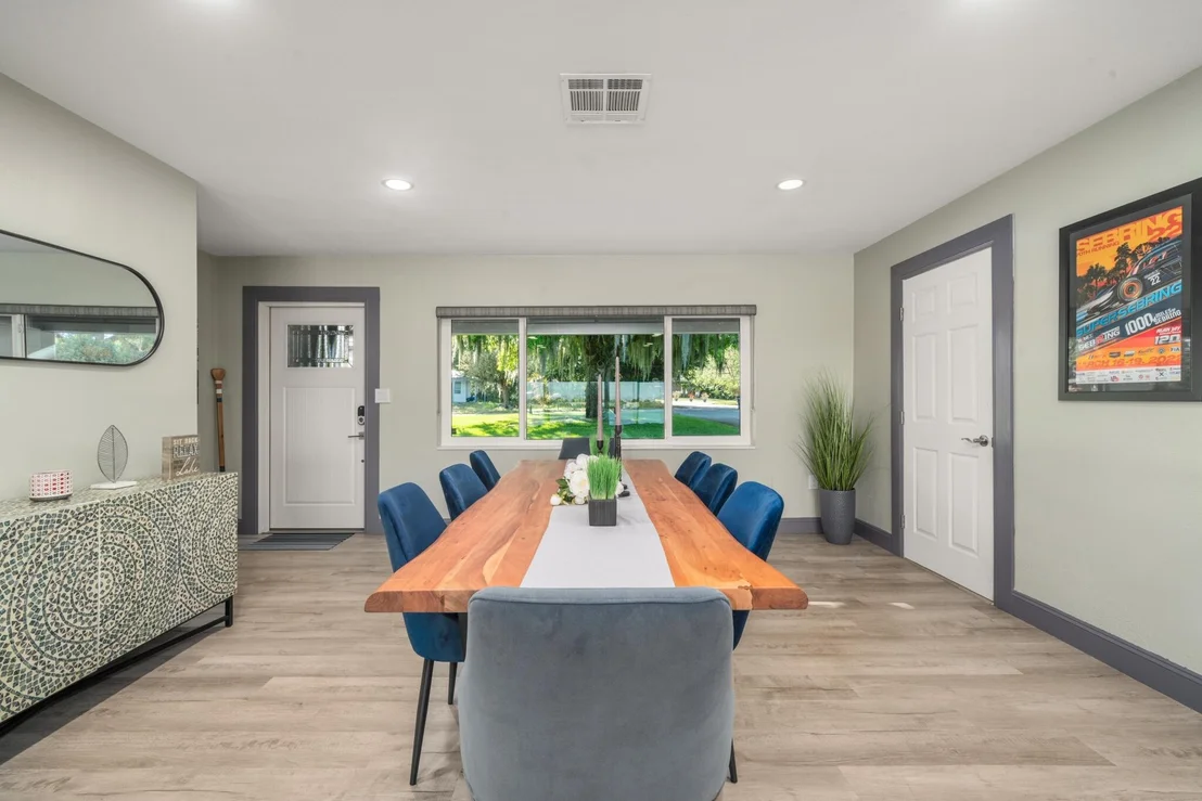 Photo of 1622 W Dinner Lake Drive
