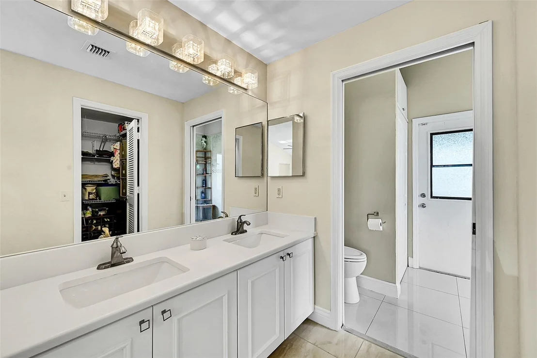 Photo of 62 W Palm Drive