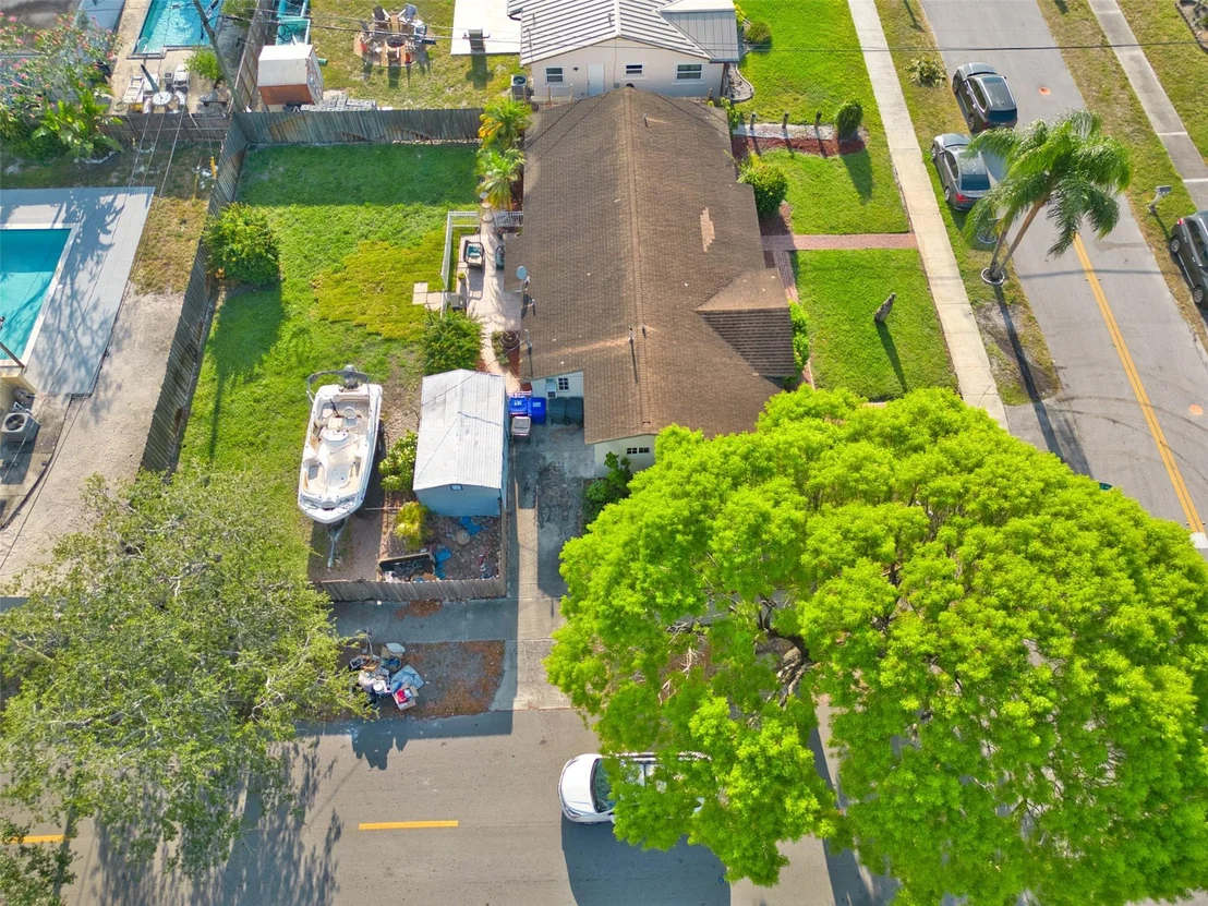Photo of 6471 Pershing Street