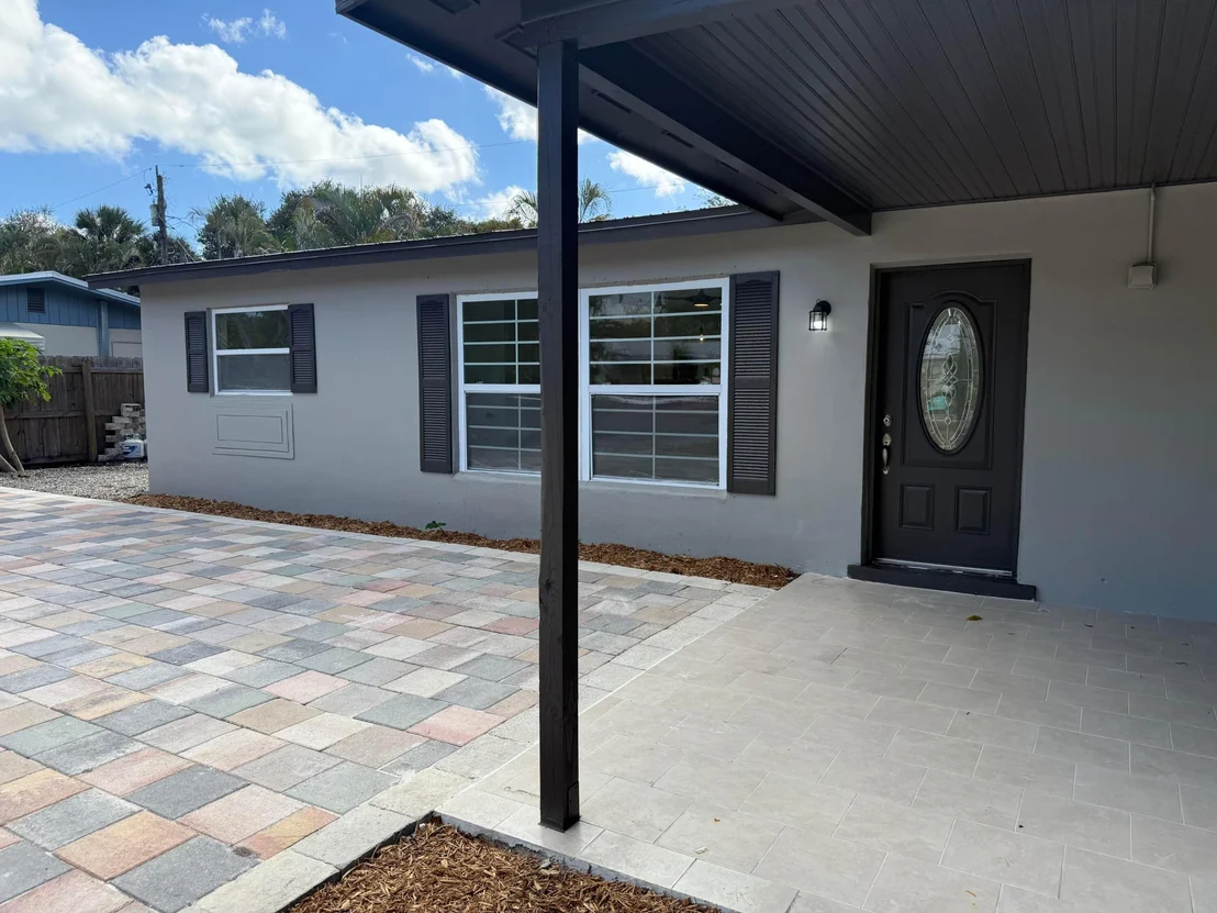 Photo of 507 SW North River Point Drive