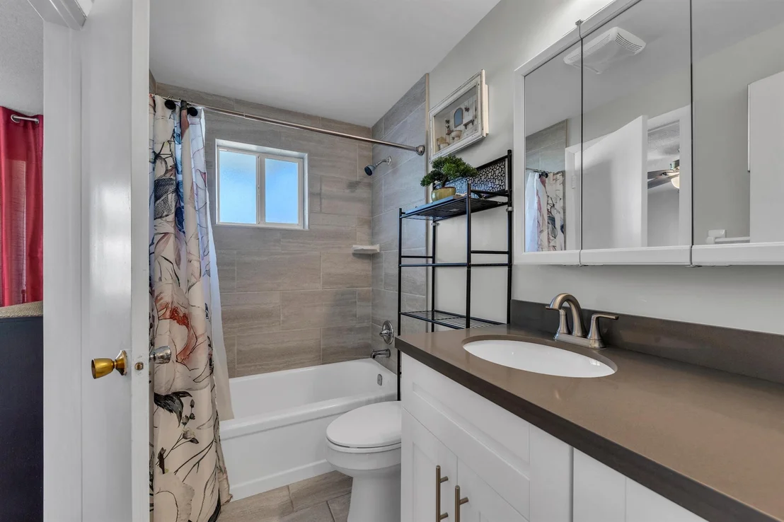 Photo of 2550 NW 2 Drive
