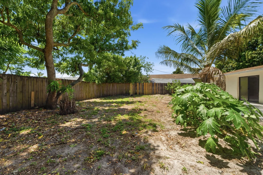 Photo of 4888 Prince Drive