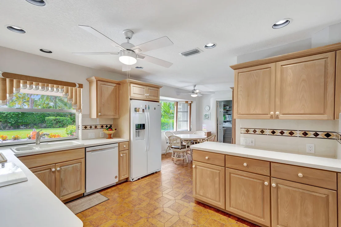 Photo of 1141 Pine Point Road