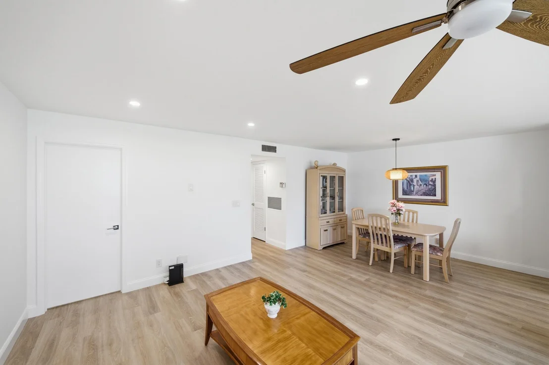 Photo of Unit B at 955 Circle Drive