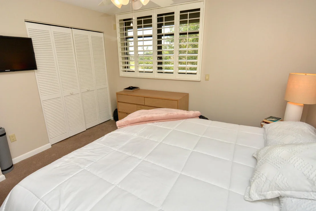 Photo of 318 NE Golfview Circle