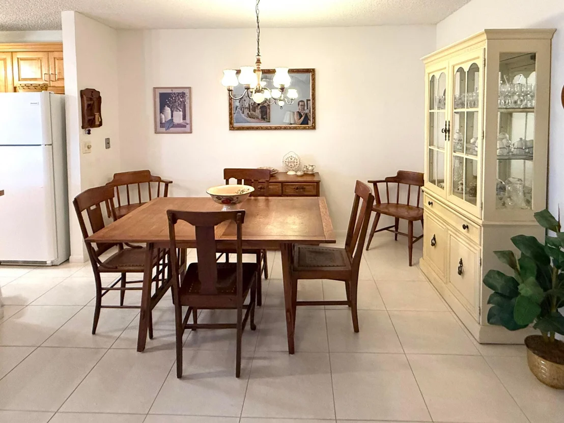 Photo of Unit B at 200 Pine Point Drive