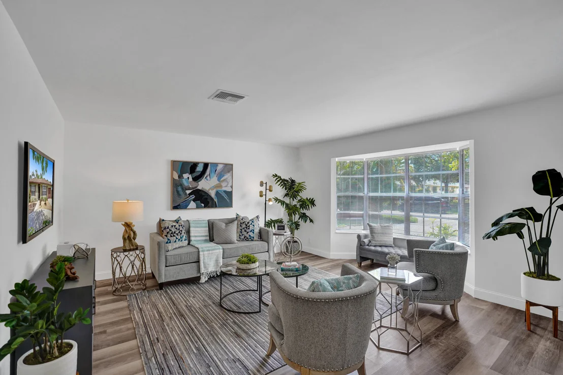 Photo of 505 Heron Drive