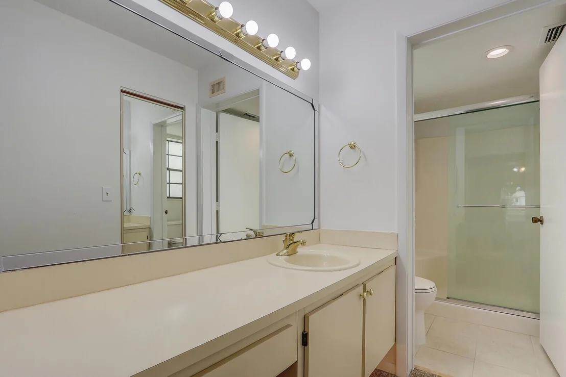 Photo of Unit F at 501 Pinecrest Circle