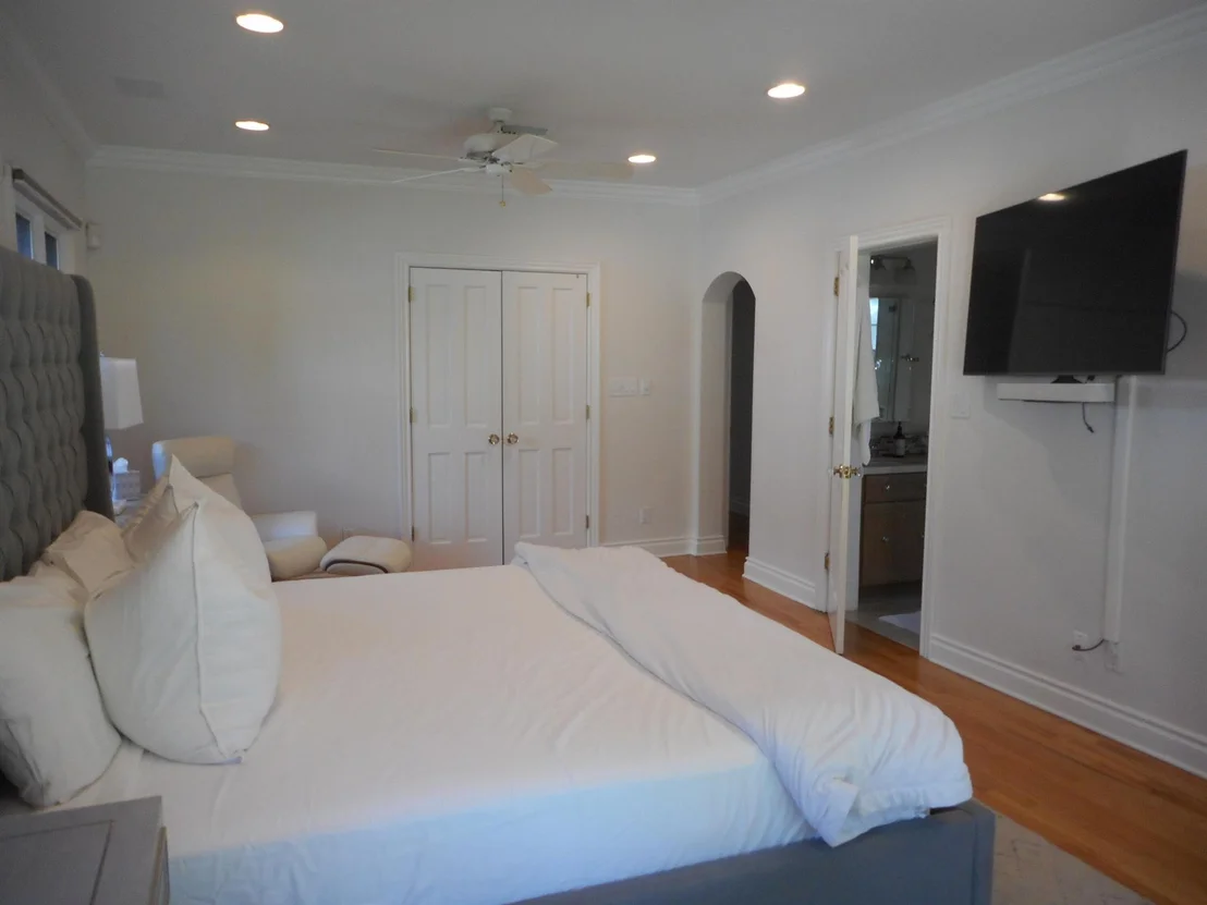 Photo of 830 Biscayne Drive