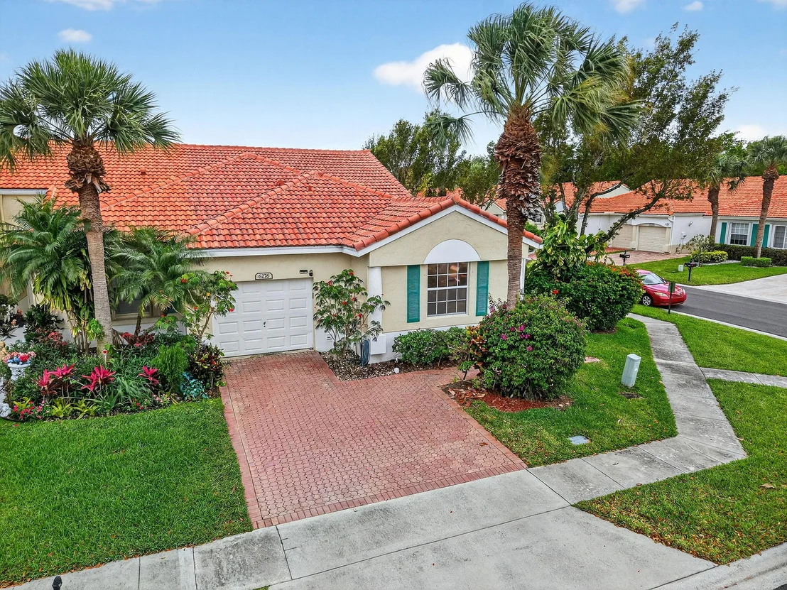 Photo of 6276 Heliconia Road