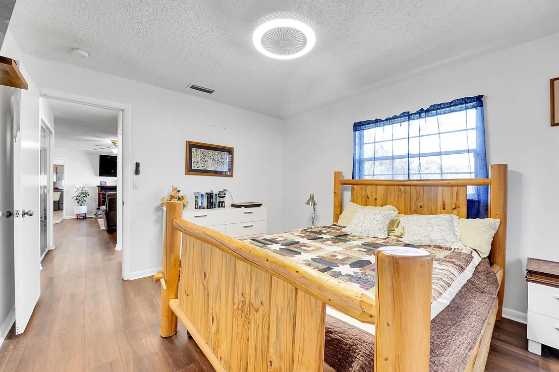 Photo of 905 Scott Street