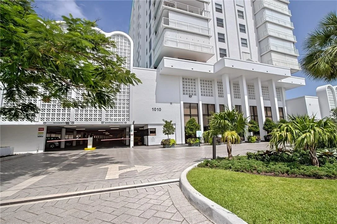 Photo of Unit 708 at 1010 S Ocean Boulevard