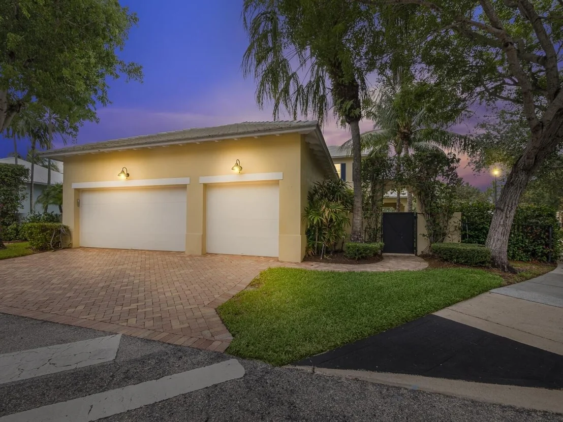 Photo of 206 Botanica Drive