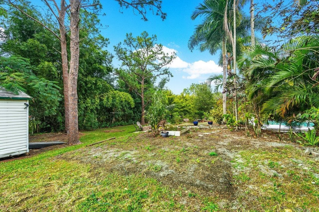 Photo of 17081 Mellen Lane